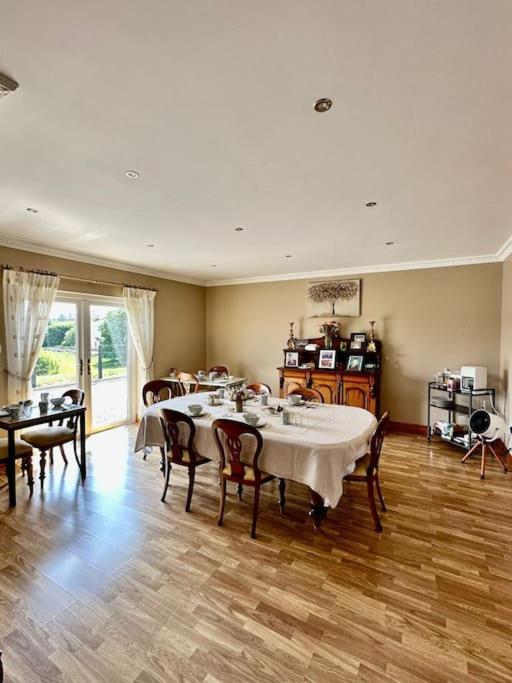 Ballnamona House Конг Екстериор снимка